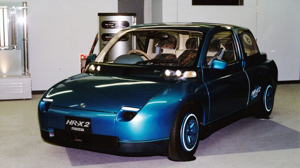 Historie 100 let japonské automobilky Mazda Motor